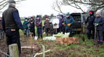 63df7910dd106682ed2b9cea_volunteers hedge planting Nigel Adams, Watlinton (Nicola Schaffer).jpg