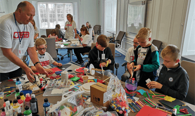 1_children_taking_part_in_arts_and_crafts__2022_01_04_04_07_50_pm