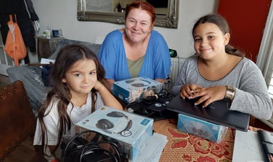 27_07_22_914_lamebth_talking_therapies_joanne_with_daughters_2023_09_12_01_08_43_pm