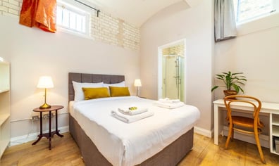 london-lotus-guesthouse-in-jamyang-buddhist-center-photo-1