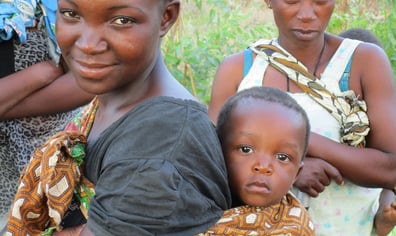 mother_baby_on_back_malawi_2015_small_2016_07_04_04_48_25_pm