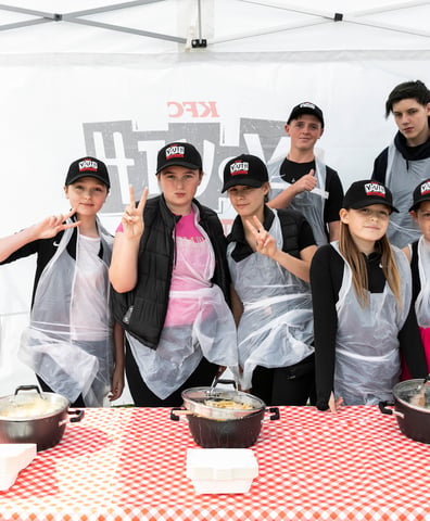 SWNS_KFC_YOUTH_37