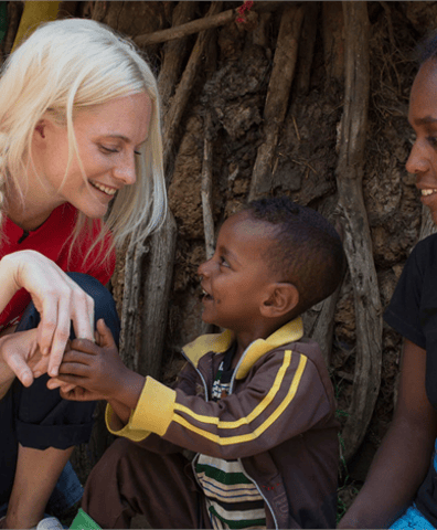 landscape_1476118890_poppy_delevingne_save_the_children_1_2017_08_03_11_51_03_am